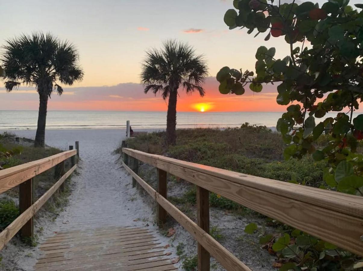 Wake Up To Ocean Views From Your Private Balcony Tampa Bagian luar foto